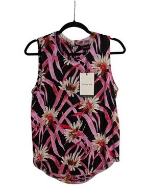 WHO WHAT WEAR NWT Sleevless Floral Blouse Tank Top Floral Print Size Medium